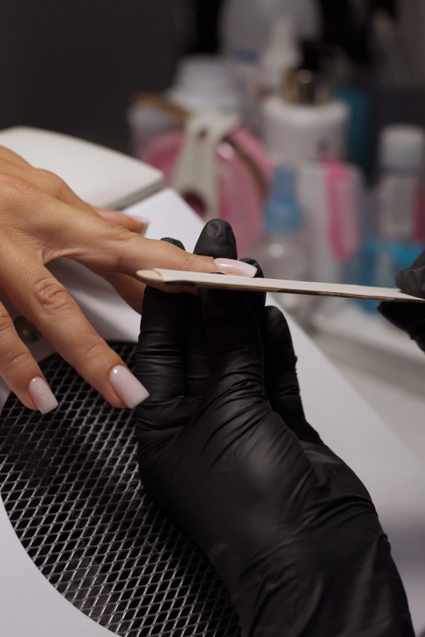 NAGŲ SUTVIRTINIMAS KIETOMIS MEDŽIAGOMIS