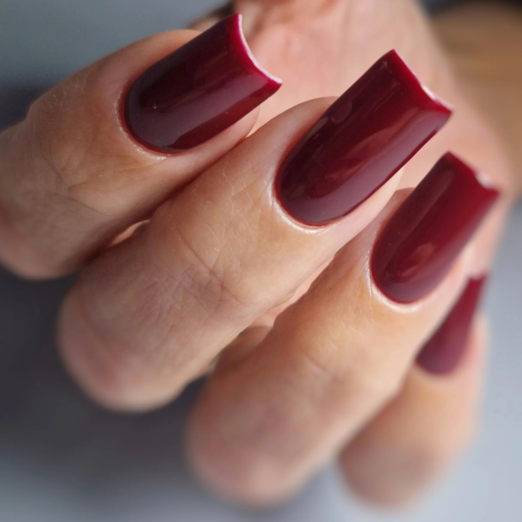 NAGŲ SUTVIRTINIMAS KIETOMIS MEDŽIAGOMIS